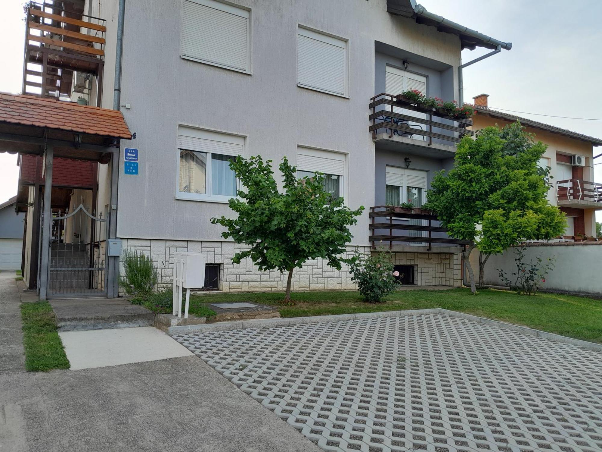 Apartman Kod Dide I Bake ヴコヴァル エクステリア 写真