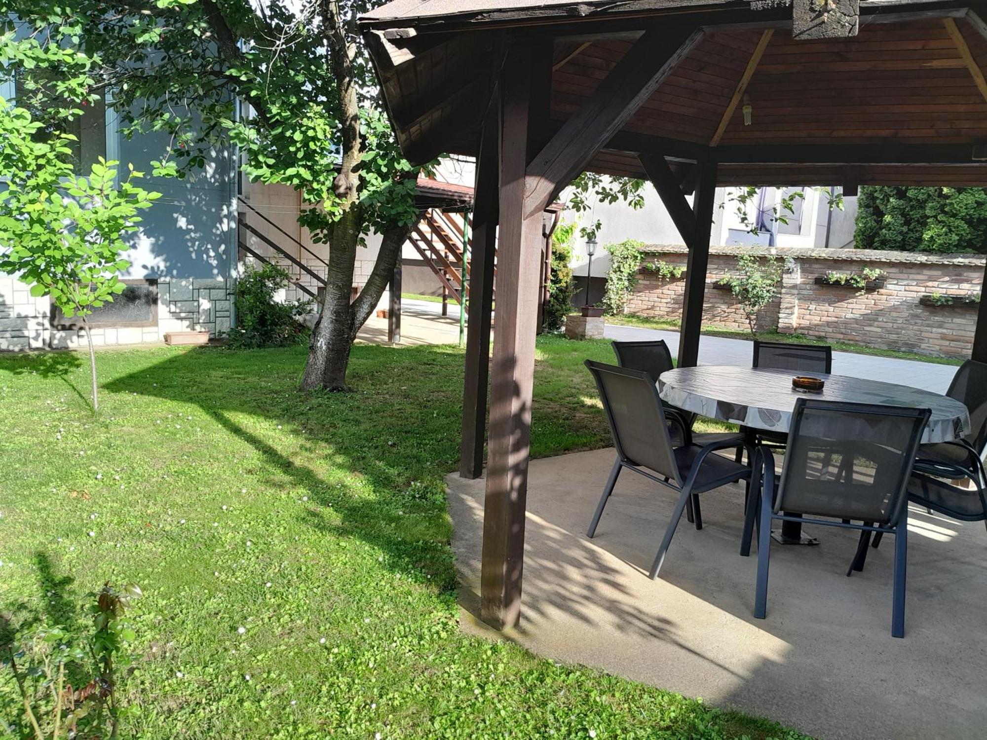 Apartman Kod Dide I Bake ヴコヴァル エクステリア 写真